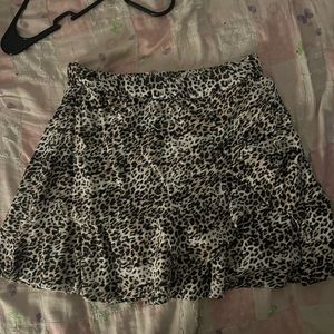 leopard print mini skirt